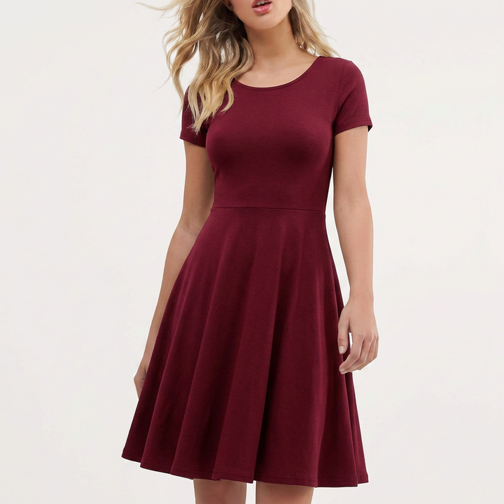 Evelyn Quinn | Timeless Elegance With A Feminine Touch