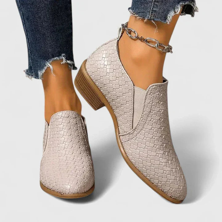 Violeandra | Orthopaedic Shoes